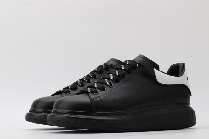 alex mcqu sneakers