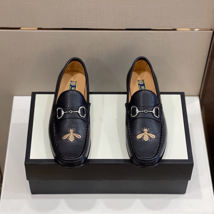 guc loafer