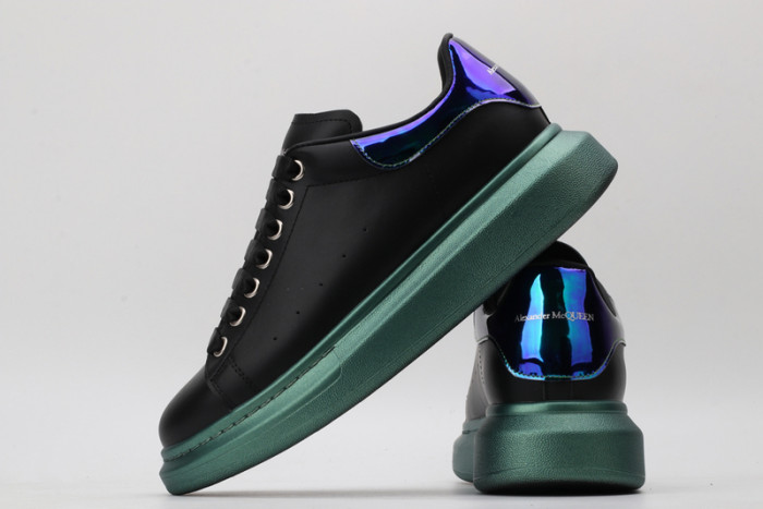 alex mcqu sneakers