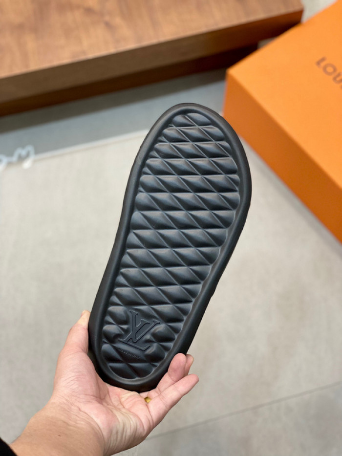 lovt sandal