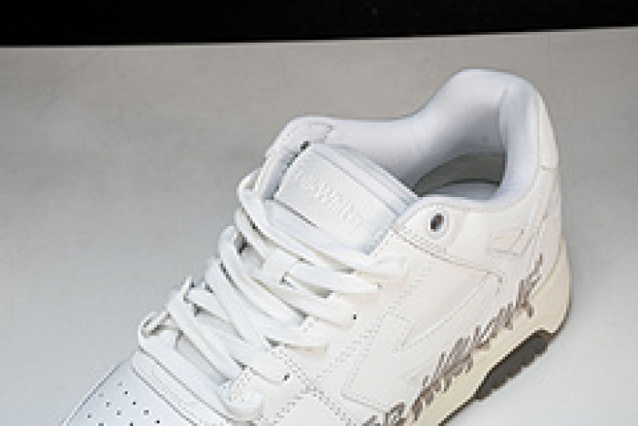 of sneakers 2308081