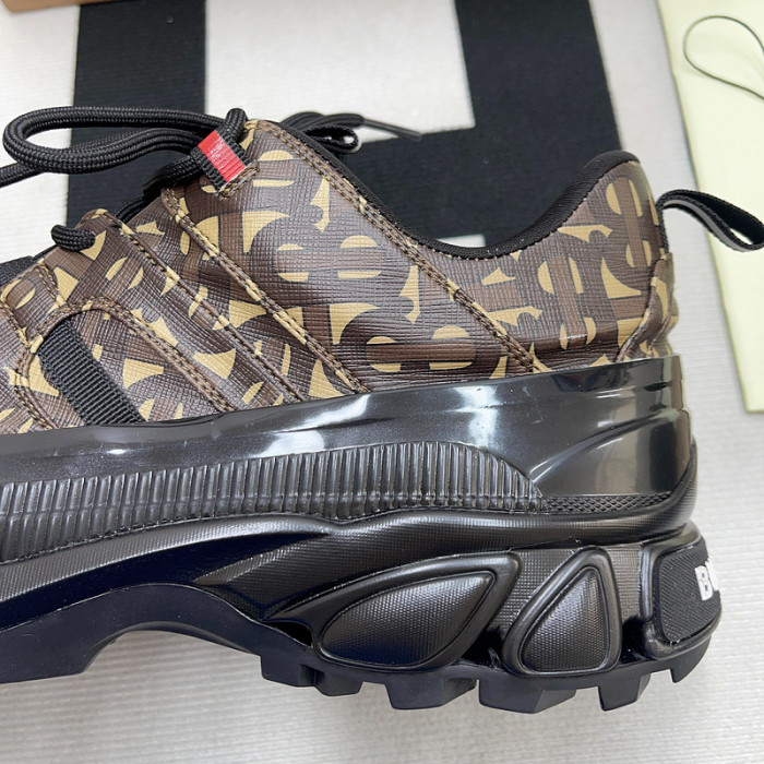 BUBERY SNEAKER