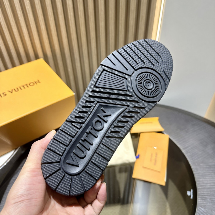 LOVT SNEAKER lv-279