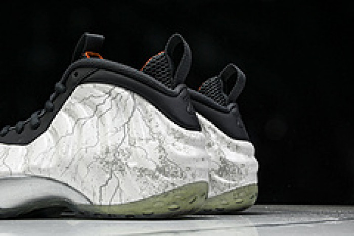 Nike Air Foamposite One Tekken 8 Jin Kazama HF6367-001