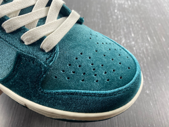nike dunk low green velvet dz5224-300