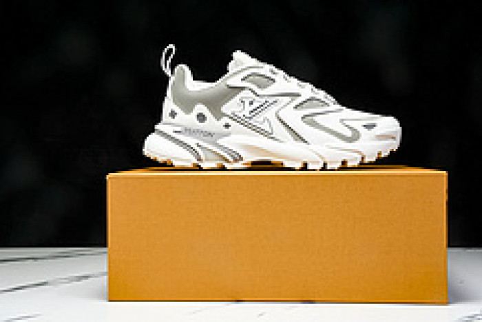 LOVT SNEAKER LV-317