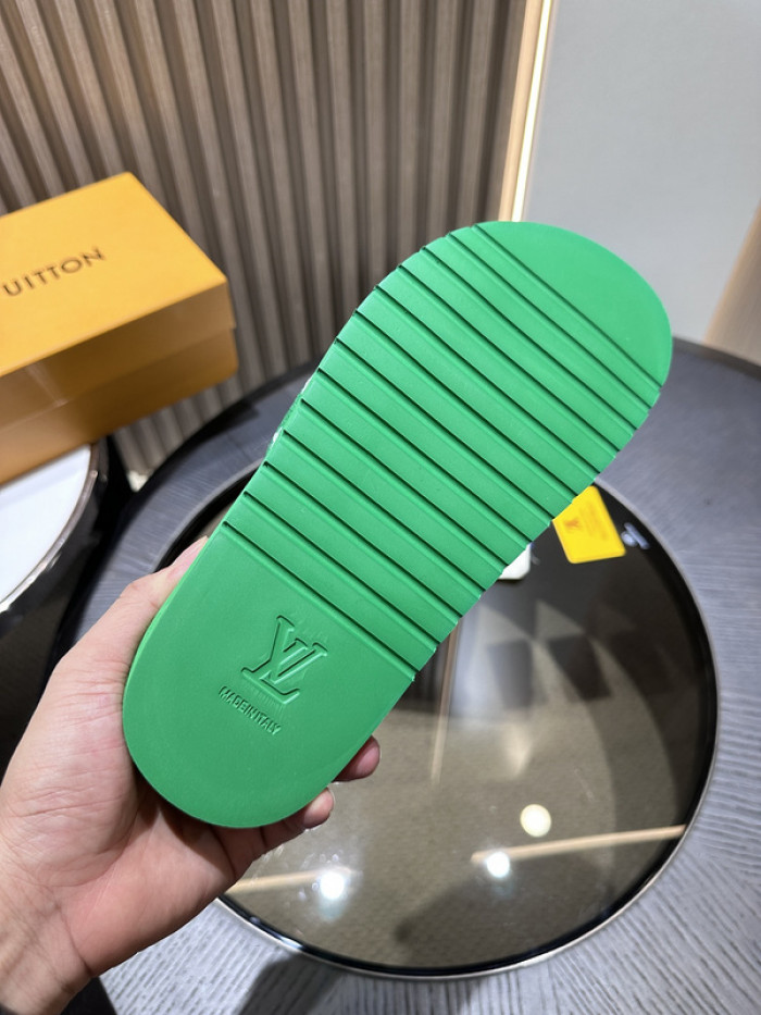 lovt sandal