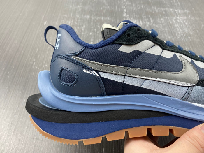 sacai x vaporwaffle dd1875-700
