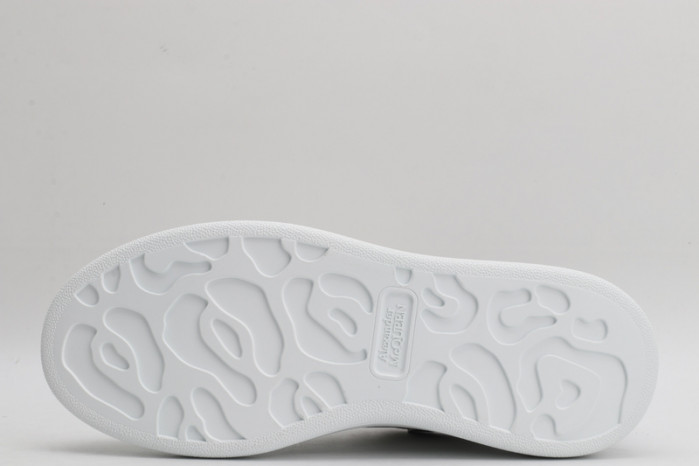 alex mcqu sneakers