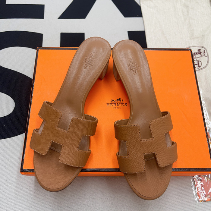 her slides 2306095