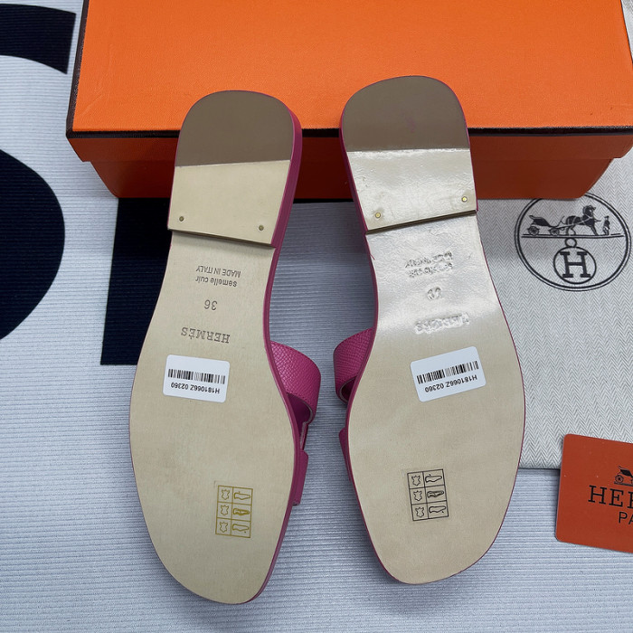 her slides 23060910