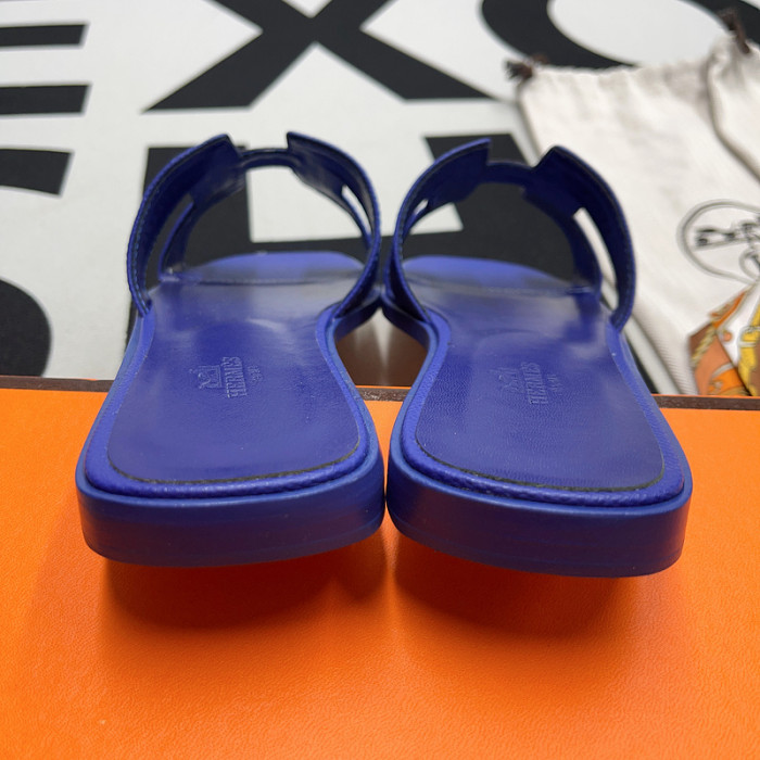 her slides 2306091