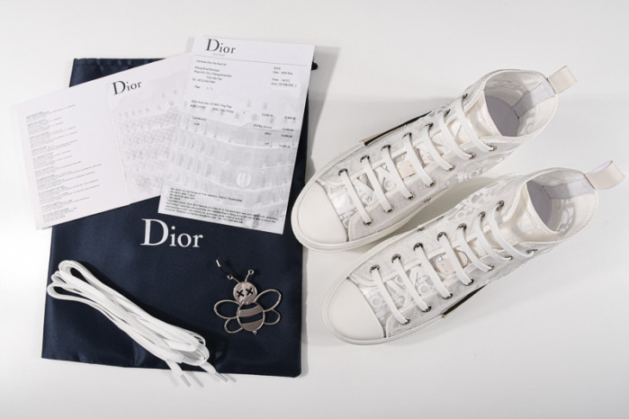 dr b23 homme kaws h903p162