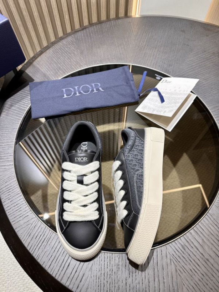 DR B33 LOW-TOP SNEAKERS DR-124